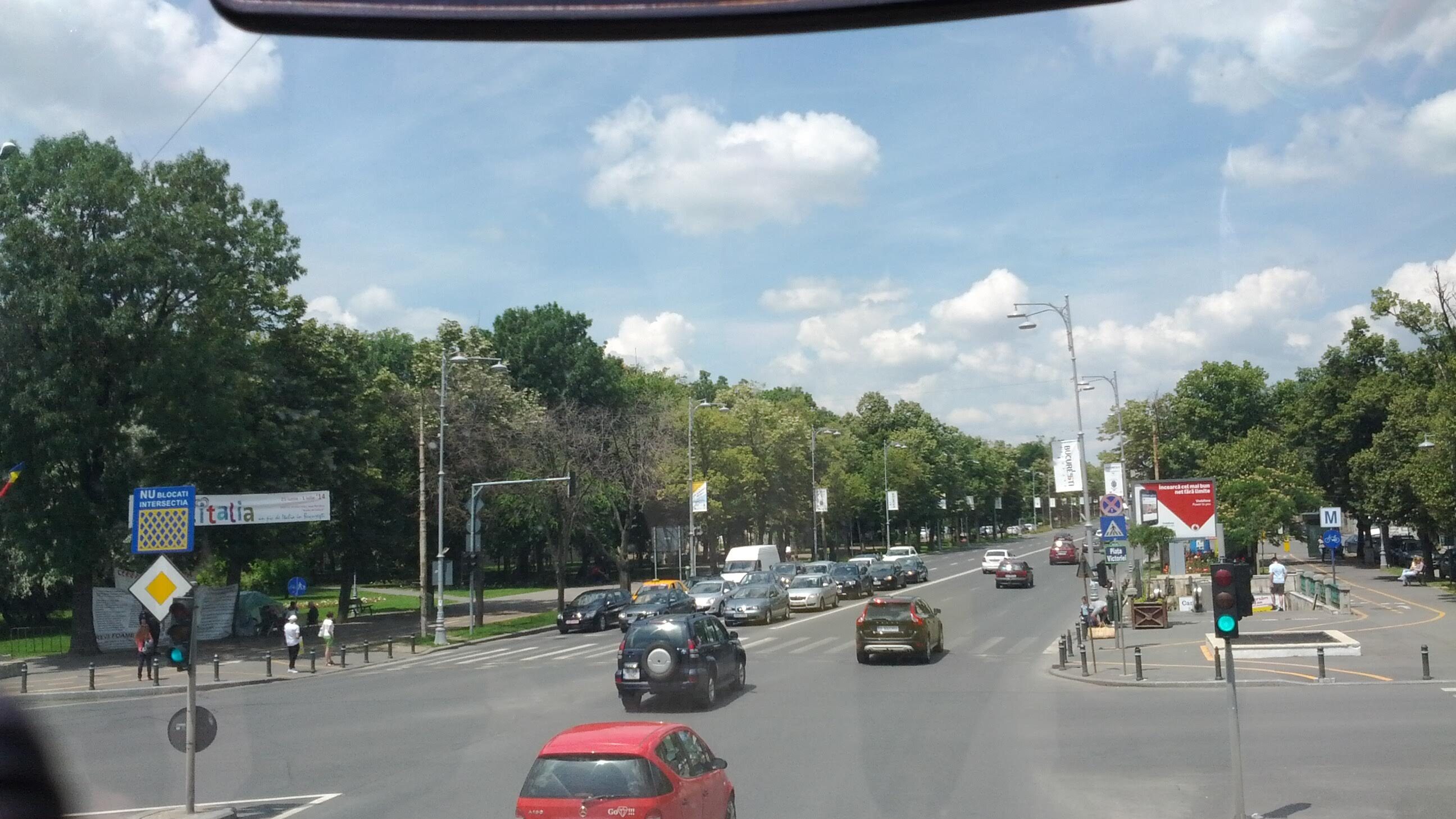 De la Piata Victoriei spre Aviatorilor